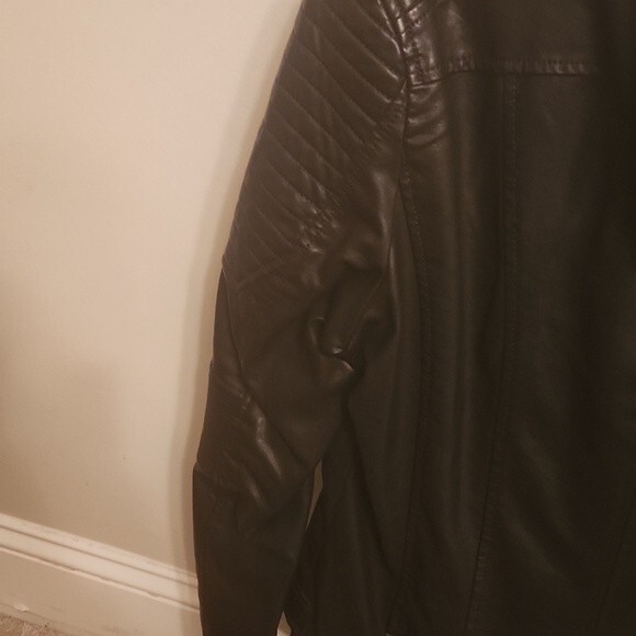Coalition Black Faux Leather Jacket w/ Second Layer in Jacket (2 Layers) Size L - Picture 10 of 13